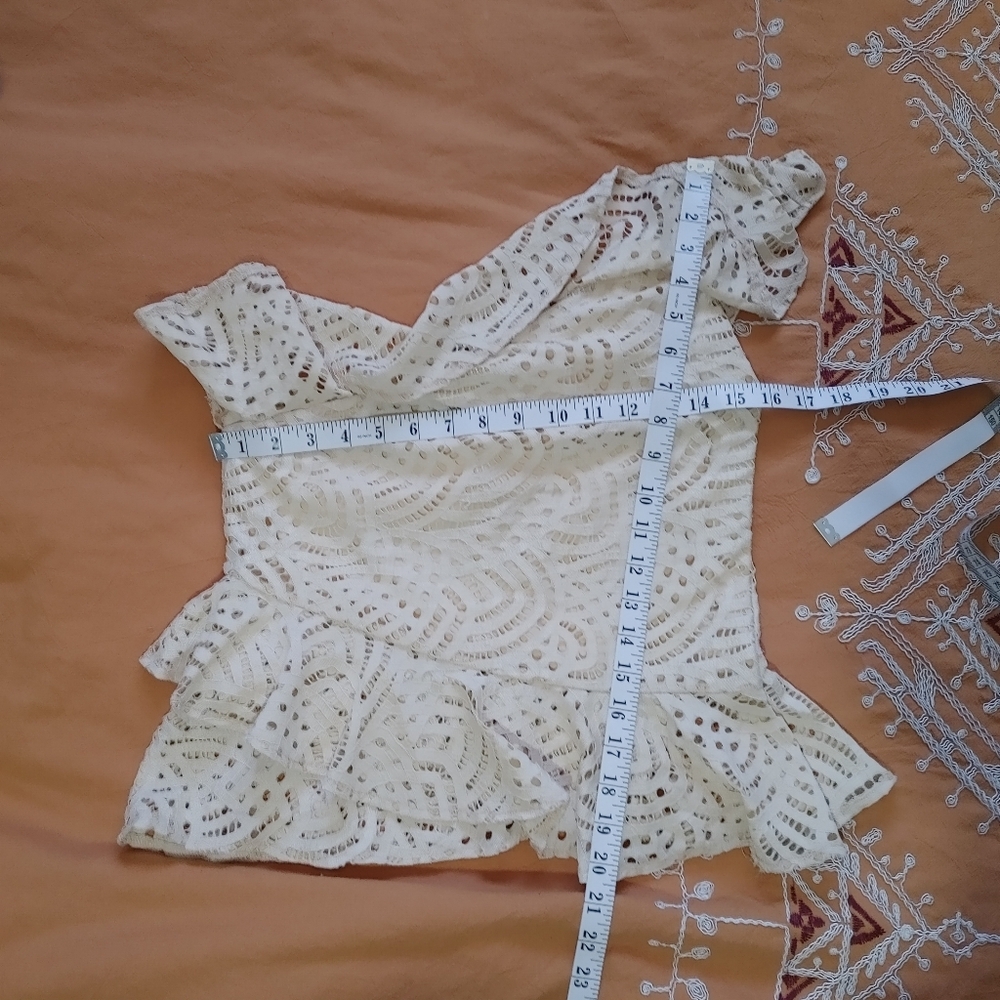 Highline Embroidered Lace One-shoulder Ruffle Top S/M - Picture 9 of 10